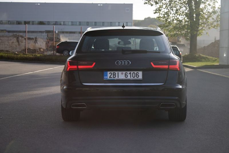 Audi A6 Pravidelný servis, 2 sada kol - fotka 6 z 44