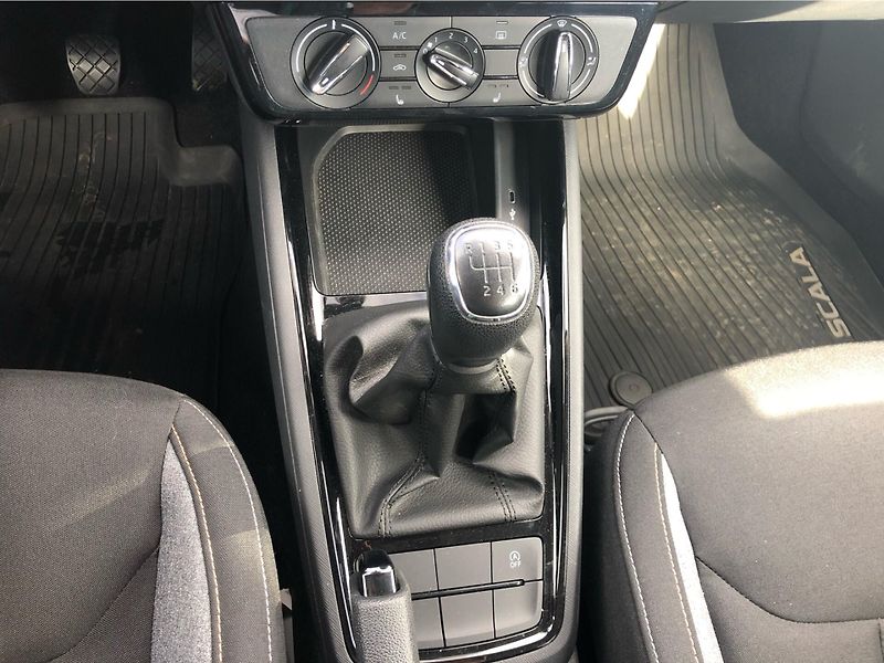 Škoda Scala 1.0 TSi SELECTION - fotka 21 z 27