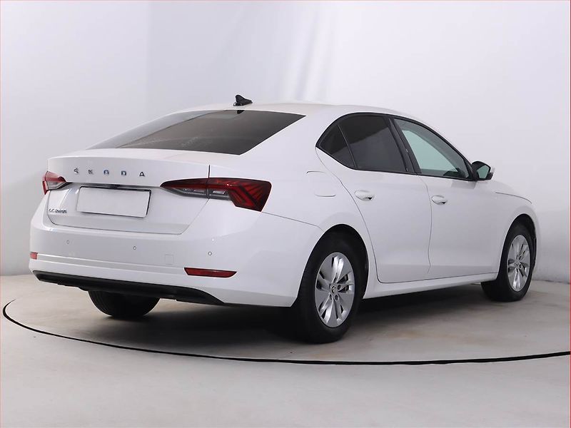Škoda Octavia (2021) 2.0 TDI, Serv.kniha, Tempomat - fotka 5 z 21