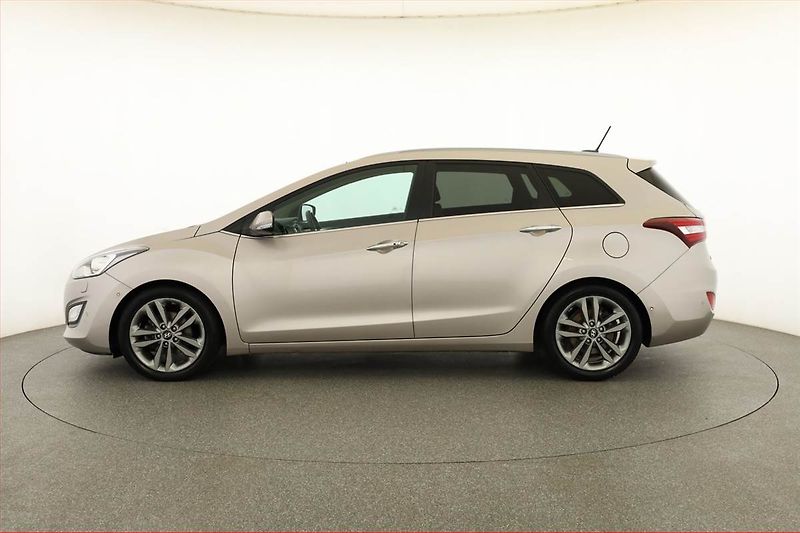 Hyundai i30 (2016) 1.6 GDI, Automat, Kůže, Navi - fotka 3 z 16