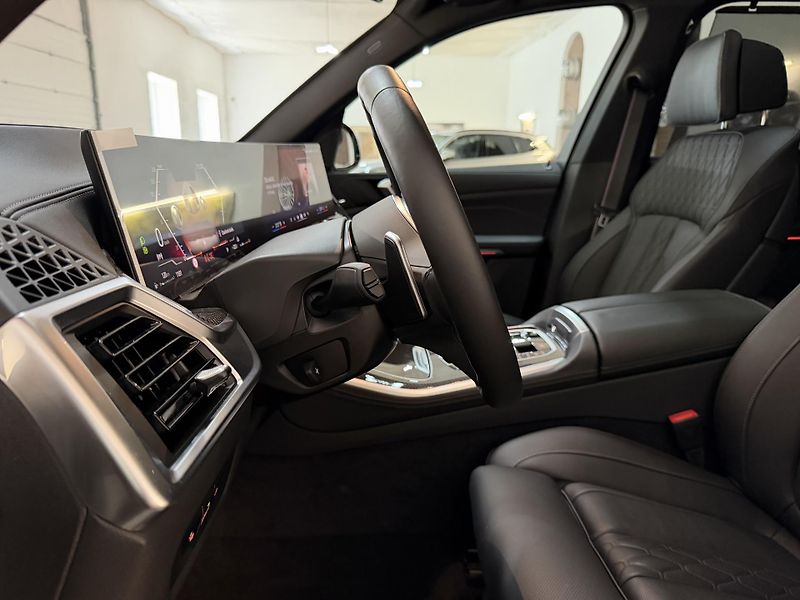 BMW X5 xDrive40d M-PRO Individ. Gar.+ - fotka 39 z 50