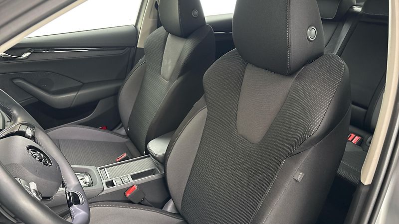 Škoda Octavia 2.0 TDI DSG Ambition - fotka 15 z 23
