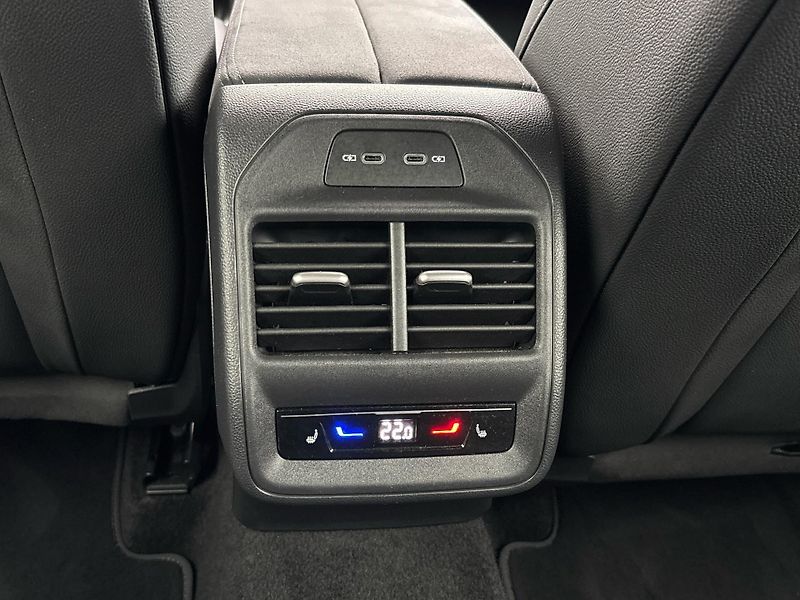 Škoda Superb Sportline 4x4 DSG - fotka 22 z 29
