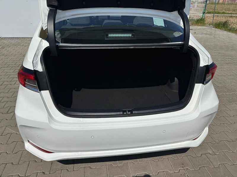 Toyota Corolla 1.5 Dynamic Force Comfort Tech - fotka 10 z 27