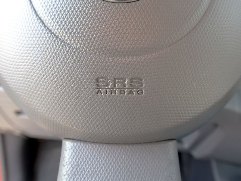 Nissan Micra (2003) 1.25i 59KW – PO ROZVODECH - fotka 25 z 36