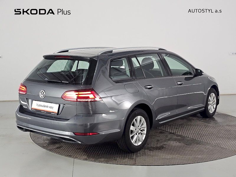 Volkswagen Golf Variant (2019) 1,0 TSI 85kW 7DSG Comfortline - fotka 2 z 26