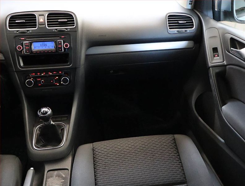 Volkswagen Golf (2009) 1.6 - fotka 8 z 18