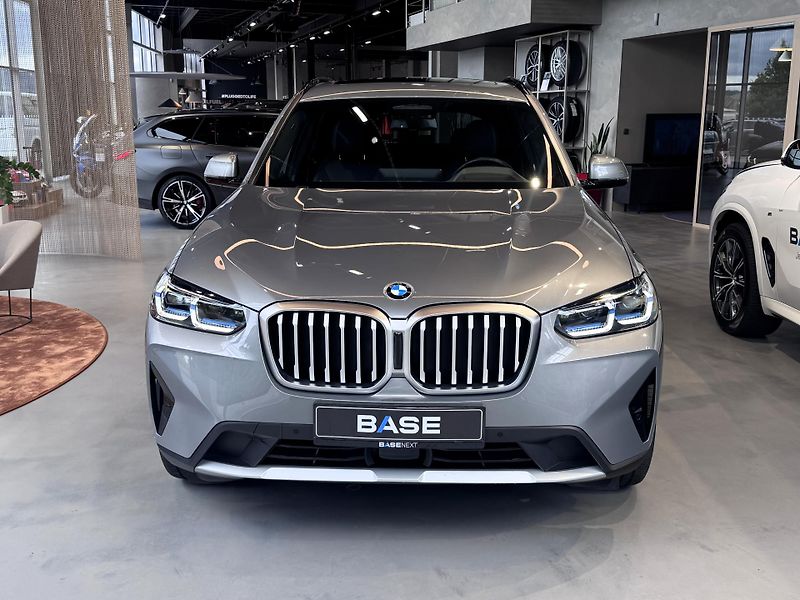 BMW X3 xDrive 30d xLine - fotka 2 z 25