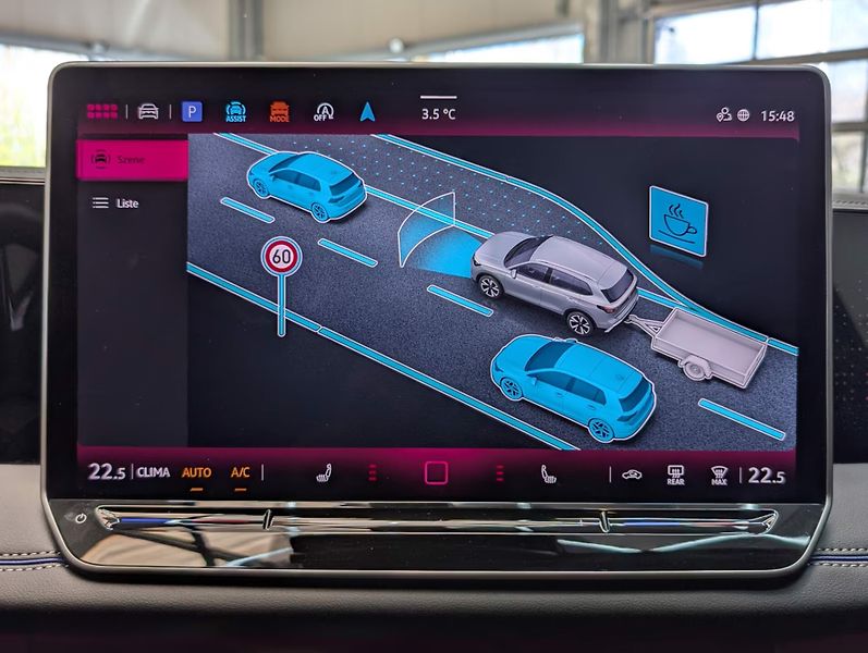 Volkswagen Tiguan TDI 4M R-Line HuD IQ Pano 360 - fotka 22 z 28