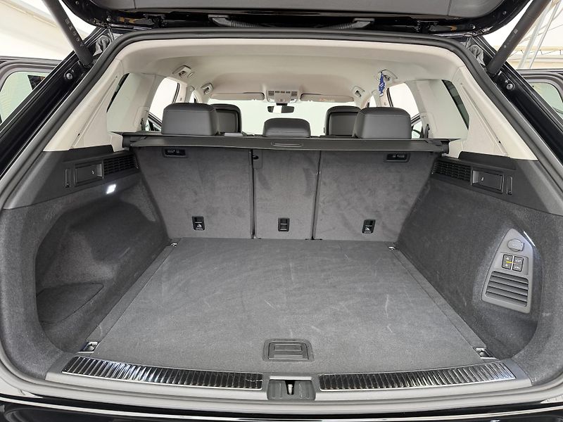 Volkswagen Touareg 3.0Tdi*1-MAJ*DPH*ELEGANCE* - fotka 13 z 49