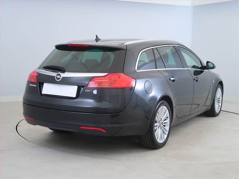 Opel Insignia (2012) 2.0 CDTI, Navi, Xenony - fotka 5 z 16