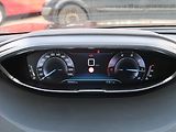 Peugeot 3008 (2019) Allure 1.5 BlueHDi, ČR,1.maj - náhled 11