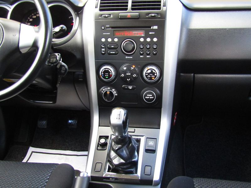 Suzuki Grand Vitara (2006) 1.9 DDiS 95kW  BEZ KOROZE - fotka 17 z 40