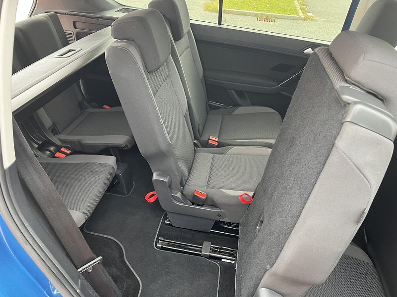 Volkswagen Touran 1.6 TDi 85 kW Full Led 7 Míst - fotka 30 z 36