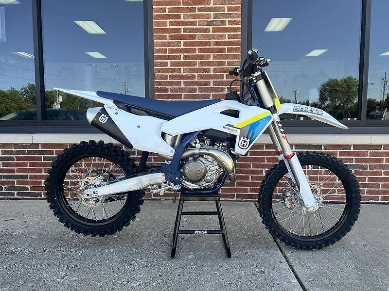 Husqvarna FC 450 (2025) 2025 AKCE - fotka 1 z 1