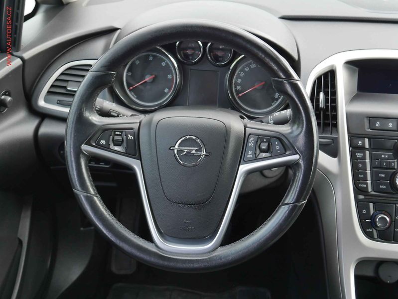 Opel Astra (2011) 1.7 CDTi, 1.maj, AC, temp - fotka 13 z 15