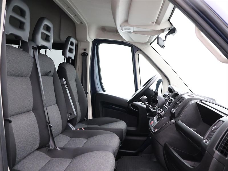 Fiat Ducato 2,3 JTD 103kW Klima 9-Míst DPH - fotka 10 z 28