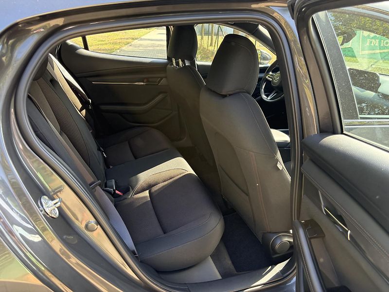 Mazda 3 2.0 Skyactiv-G Mild-Hybrid  - fotka 21 z 30
