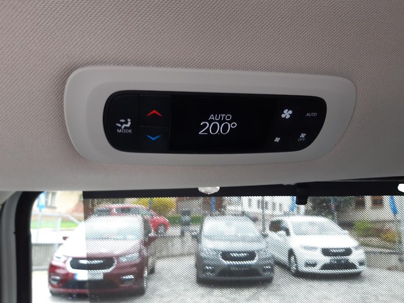 Chrysler Pacifica (2022) 3,6L V6,Top výbava, REZERVACE - fotka 23 z 50