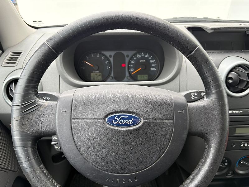 Ford Fusion 1.6i, 74kW, Klima - fotka 8 z 15