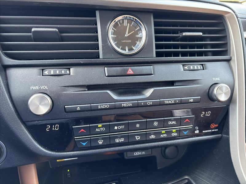 Lexus RX 2,0 i 175kW AT 4x4 Limited edi - fotka 26 z 47
