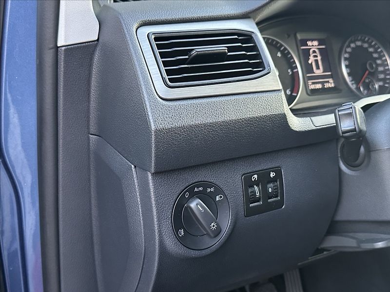 Volkswagen Caddy 2,0 TDI 122PS  Maxi Trend-7 4x - fotka 32 z 53