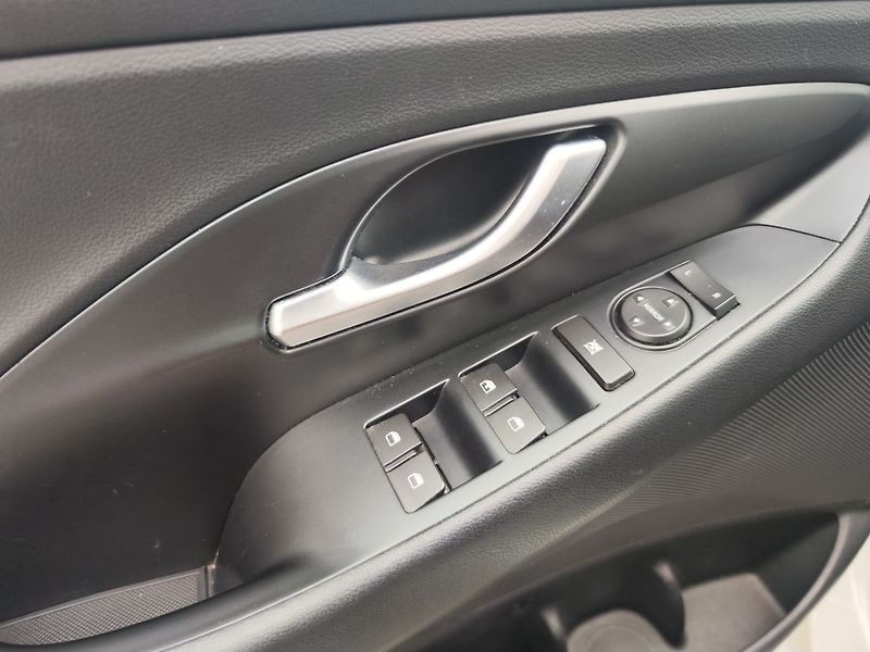 Hyundai i30 1.0 T-GDI/88kW Komfort - fotka 23 z 29