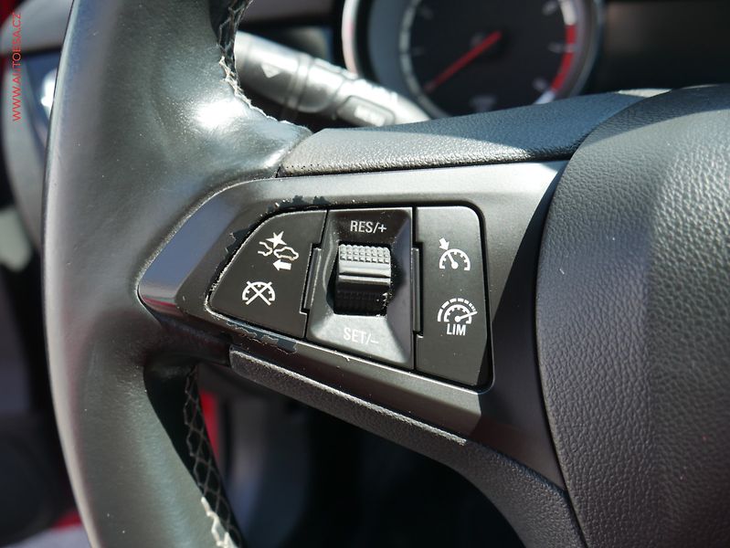Opel Astra (2016) 1.4T, 1.maj,ČR - fotka 16 z 21