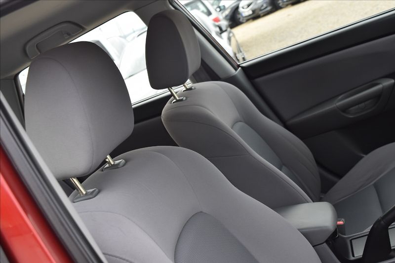 Mazda 3 1,4 i 62KW NOVÁ STK PO SERVISE - fotka 40 z 40