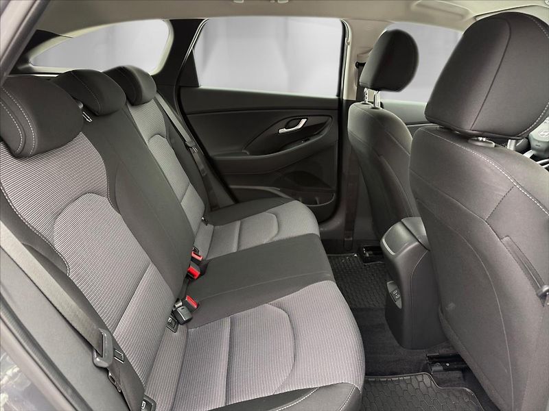 Hyundai i30 1,0 T-GDi 74 kW Family - fotka 20 z 24