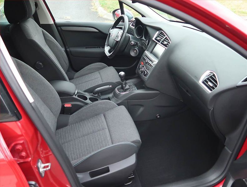 Citroën C4 (2015) 1.2 PureTech, Serv.kniha - fotka 9 z 16