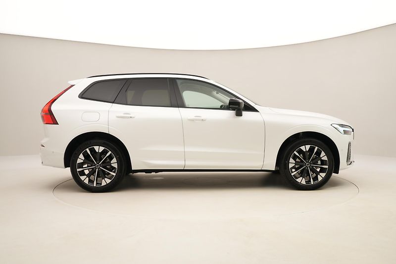 Volvo XC60 (2026) B5 AWD AUT DARK PLUS  - fotka 13 z 63
