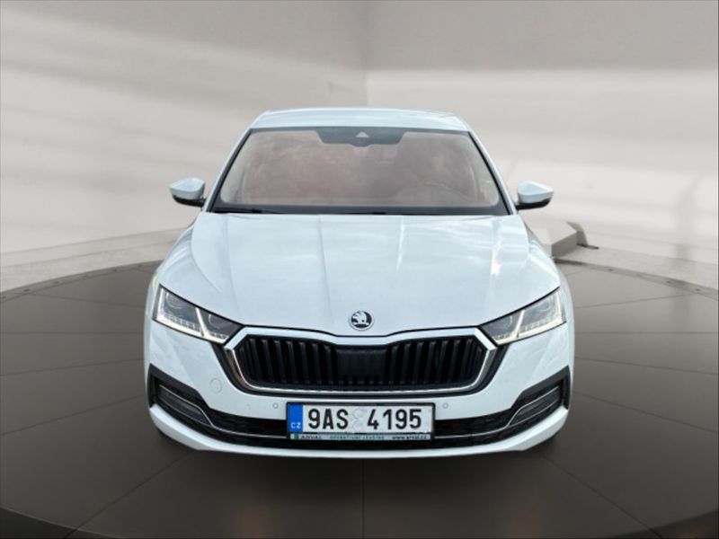 Škoda Octavia 2,0 TDI 85 Style AT - fotka 2 z 10