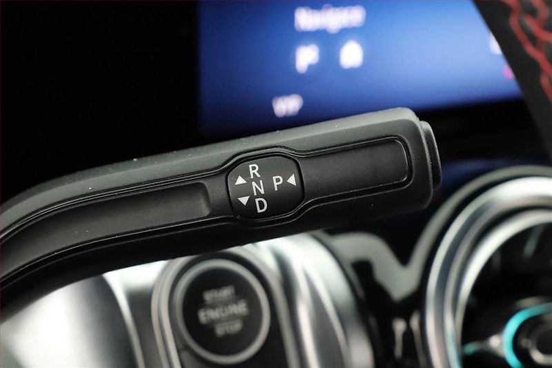 Mercedes-Benz GLB (2025) 200 d 4MATIC - fotka 10 z 27