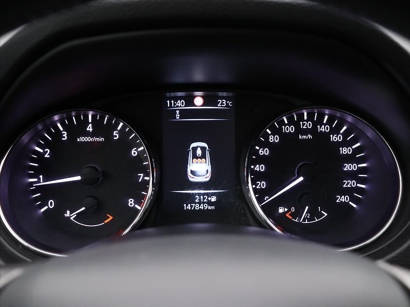 Nissan Qashqai 1,2 DIG-T Navi Panorama 1.Maj. - fotka 14 z 28