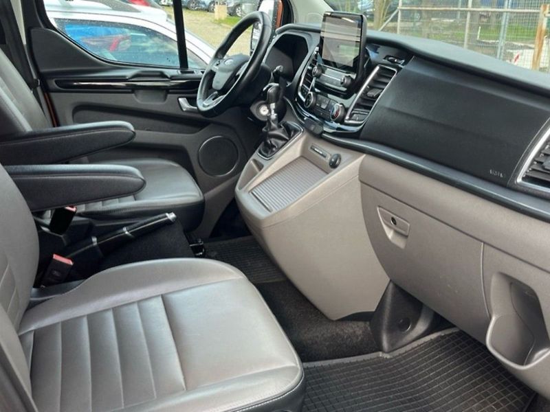 Ford Tourneo Custom 2.0D,136kW,1.MAJ,L2,CZ,DPH - fotka 13 z 14