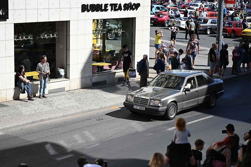 Prvomájová jízda automobilových veteránů 2025 v Ústí nad Labem.