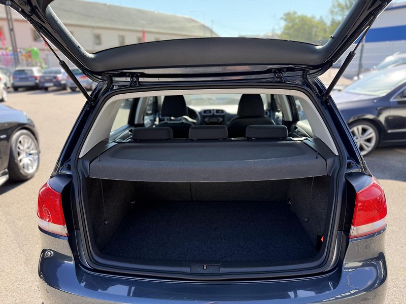 Volkswagen Golf 1.4 16V, 59kw, manuál  - fotka 5 z 13