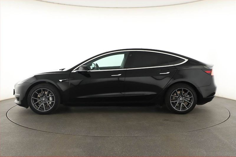 Tesla Model 3 (2019) Long Range 4WD 78kWh, SoH 78% - fotka 3 z 20