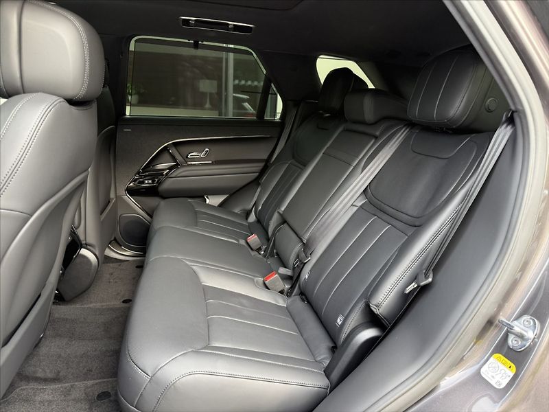 Land Rover Range Rover Sport (2026) 3,0 DYNAMIC SE D250 - fotka 19 z 24