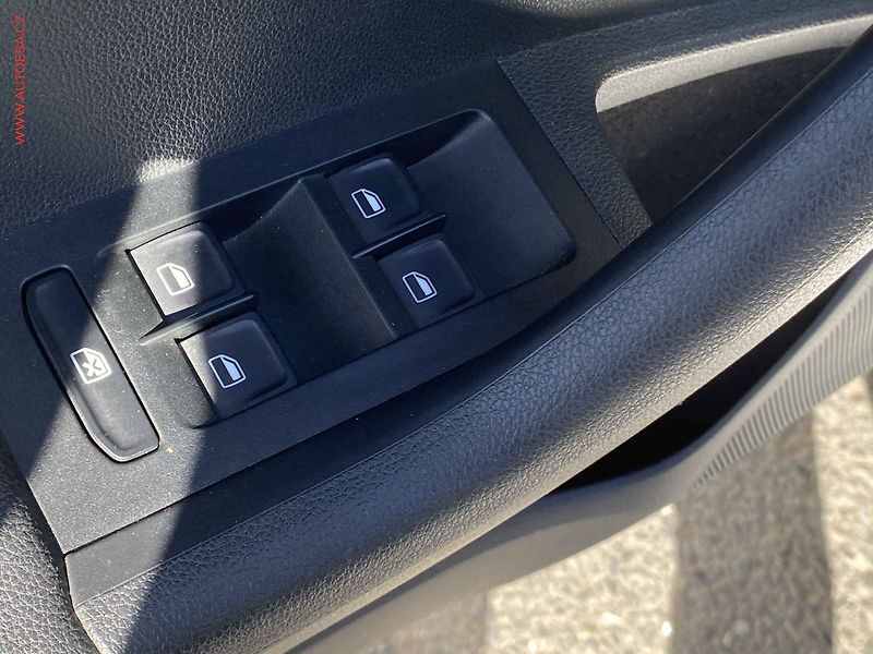 Škoda Octavia (2015) 1.4 TSi, Elegance, bixen - fotka 11 z 17