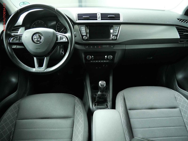 Škoda Fabia (2018) 1.0TSi, 2.maj,ČR, Style - fotka 8 z 22