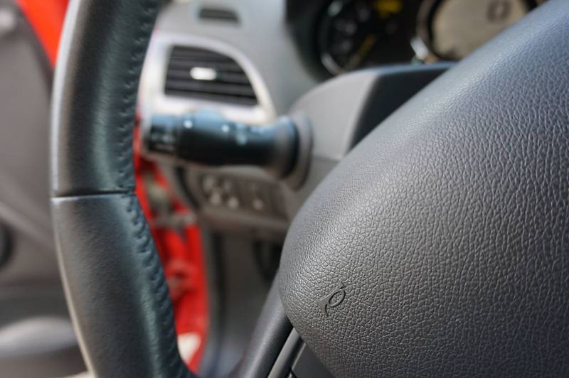 Renault Mégane (2013) 2, MAJITEL NOVÉ V ČR - fotka 27 z 31