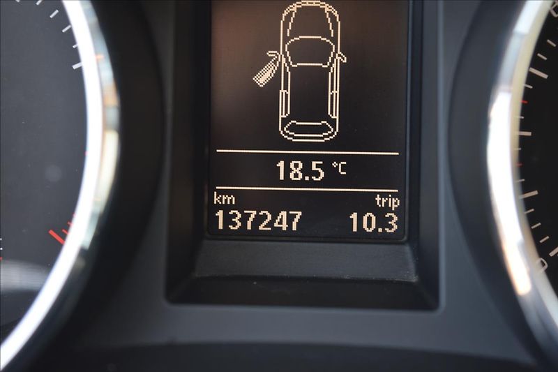 Škoda Yeti 1,2 TSI 77KW NÍZKÉ KM TAŽNÉ - fotka 39 z 47
