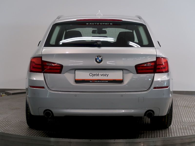 BMW Řada 5 (2012) 535d 230KW NAVI XENON - fotka 9 z 41