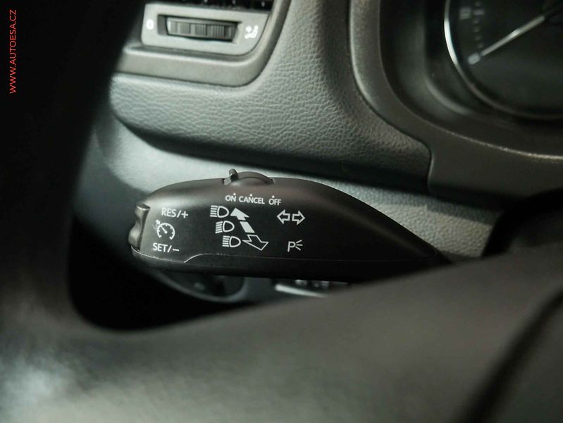 Škoda Fabia (2012) 1.4i, 1.maj,ČR, servis.kniha - fotka 12 z 16