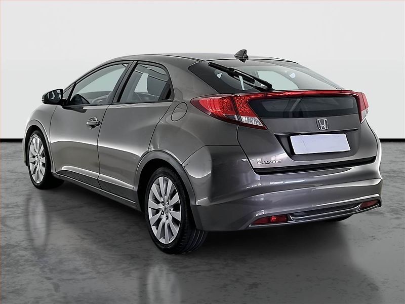 Honda Civic (2013) 1.8 i-VTEC, Tempomat - fotka 4 z 17