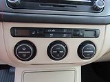 Volkswagen Tiguan (2009) 2.0 TDI 4x4, autoAC - náhled 17