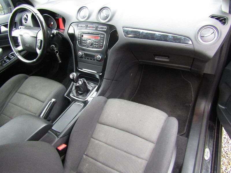 Ford Mondeo (2011) 1.6 TDCi 85kW - fotka 14 z 45