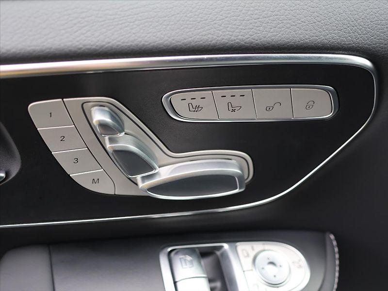 Mercedes-Benz Třídy V 2,0 300d 4Matic Long Exclusive - fotka 22 z 54